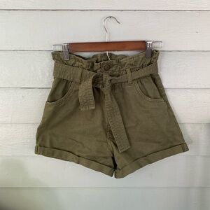 Abercrombie & Fitch olive green shorts size xs